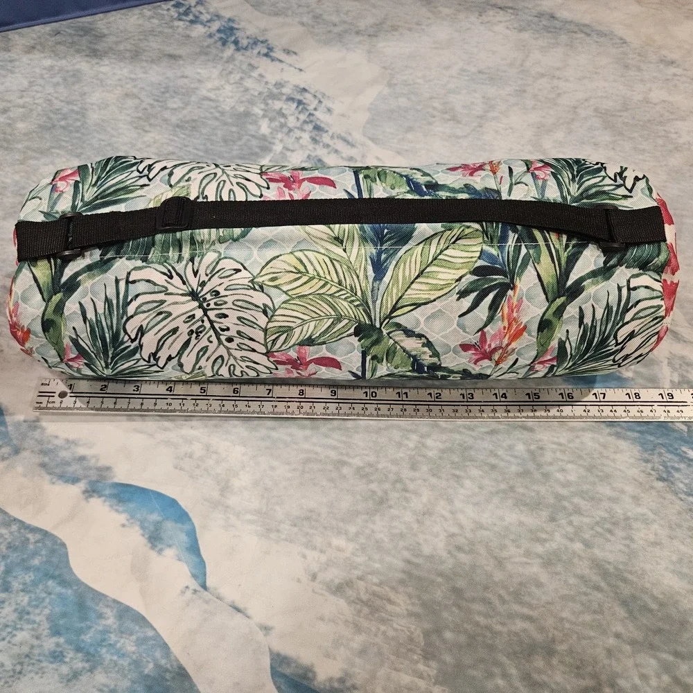 Cynthia Rowley Tropical Floral 60x70 Picnic Throw Blanket With Zipper Carry Bag